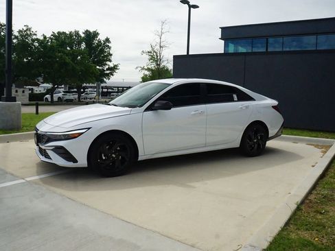 New 2026 Hyundai Elantra SEL Sport Premium FWD image 4