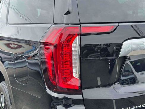 Used 2024 GMC Yukon XL Denali image 9