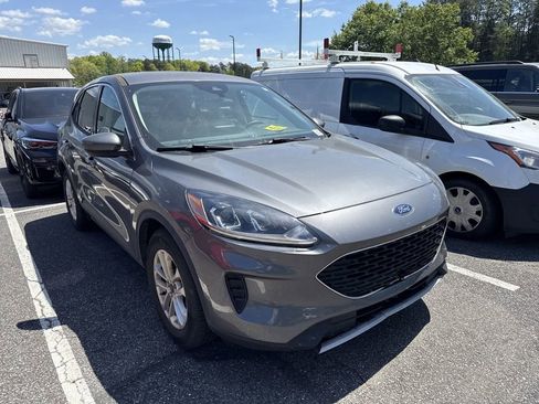 Used 2021 Ford Escape SE image 2