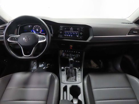 Certified 2024 Volkswagen Jetta SE image 16
