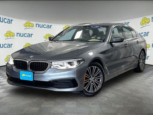 Used 2019 BMW 530e xDrive w/ Convenience Package AWD/4WD image 3