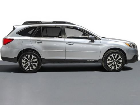 Used 2017 Subaru Outback 3.6R Limited AWD/4WD image 5