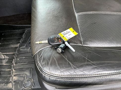 Used 2015 Ford F250 Lariat w/ Chrome Package image 29