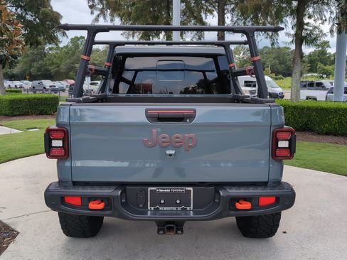 Used 2024 Jeep Gladiator Mojave AWD/4WD image 9
