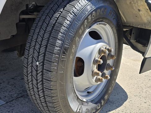 Used 2019 Chevrolet Express 3500 Extended w/ Power Convenience Package image 14