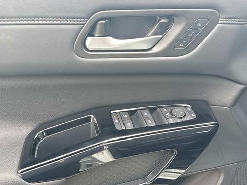 New 2026 Nissan Pathfinder Platinum w/ Cargo Package FWD image 23