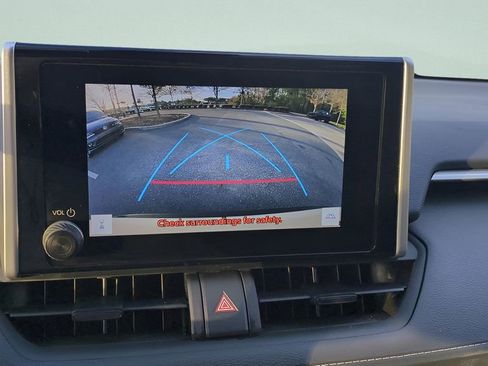 Used 2024 Toyota RAV4 XLE FWD image 18