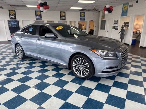 Used 2016 Hyundai Genesis 3.8 image 1