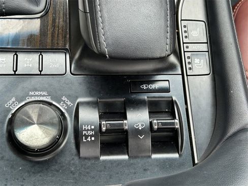 Used 2017 Lexus LX 570 4WD image 41