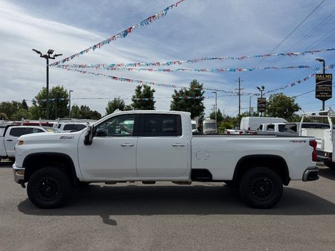 Used 2022 Chevrolet Silverado 3500 LTZ w/ Z71 Off-Road Package AWD/4WD image 5