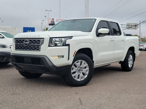 Certified 2022 Nissan Frontier SV image 1