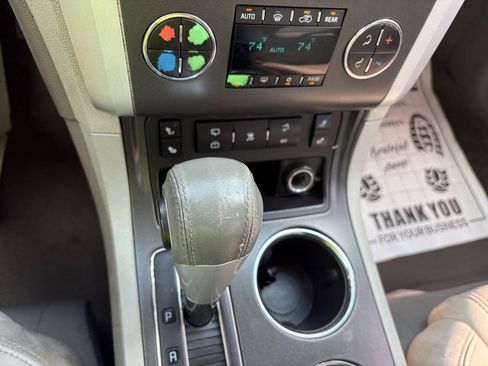 Used 2009 Chevrolet Traverse LT FWD image 27