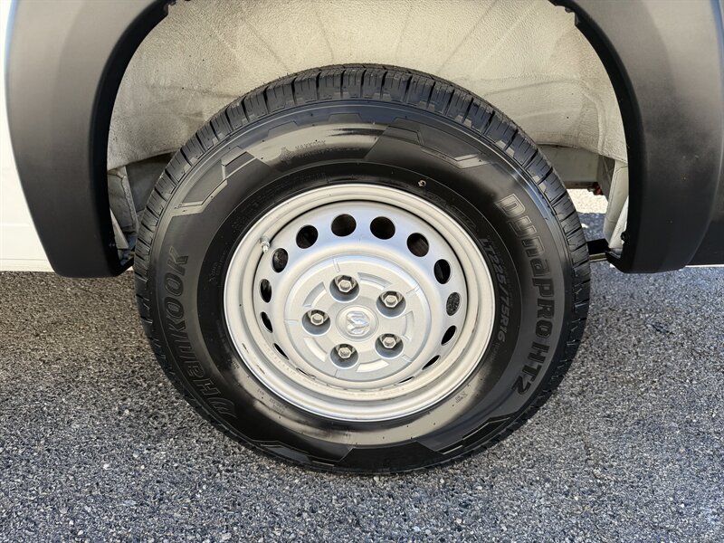 Used 2025 RAM ProMaster 2500 FWD image 13