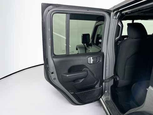 Used 2023 Jeep Wrangler Unlimited Rubicon 4xe AWD/4WD image 25