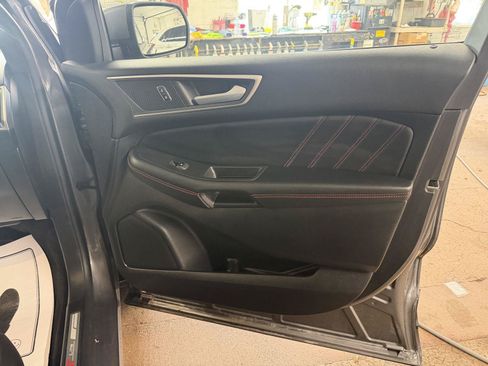Used 2023 Ford Edge ST-Line w/ Cargo Accessory Package AWD/4WD image 28
