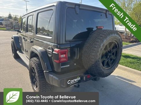 Used 2018 Jeep Wrangler Unlimited Sahara AWD/4WD image 6