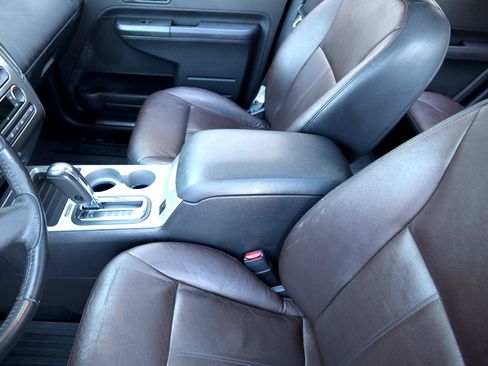 Used 2010 Ford Edge Limited image 38