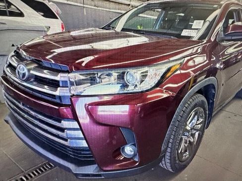 Used 2019 Toyota Highlander Limited Platinum AWD/4WD image 3