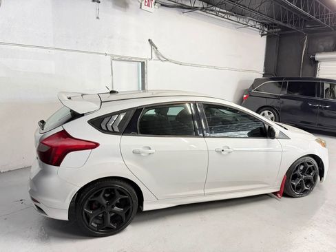 Used 2013 Ford Focus ST FWD image 4