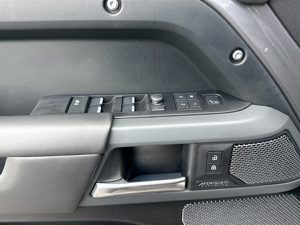 Used 2020 Land Rover Defender 110 X AWD/4WD image 19