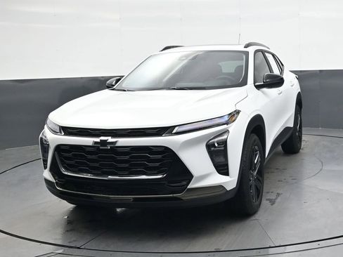 Used 2025 Chevrolet Trax ACTIV w/ Sunroof Package image 9