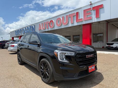 Used 2024 GMC Terrain SLE w/ Driver Convenience Package FWD image 1