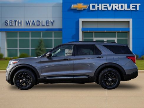 Used 2024 Ford Explorer XLT w/ Equipment Group 202A RWD image 4
