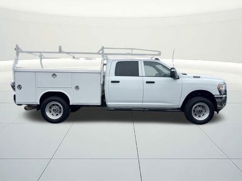Used 2024 RAM 3500 Tradesman w/ Chrome Appearance Group image 29