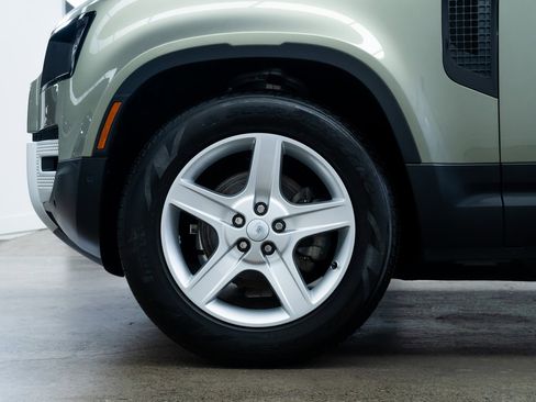 Used 2022 Land Rover Defender 90 image 7