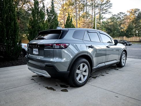 Used 2025 Honda Prologue EX image 11