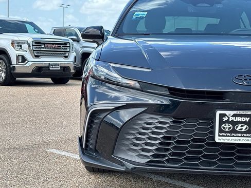 Used 2025 Toyota Camry SE w/ Convenience Package FWD image 4
