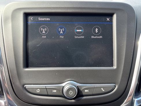 Used 2021 Chevrolet Equinox LT image 32