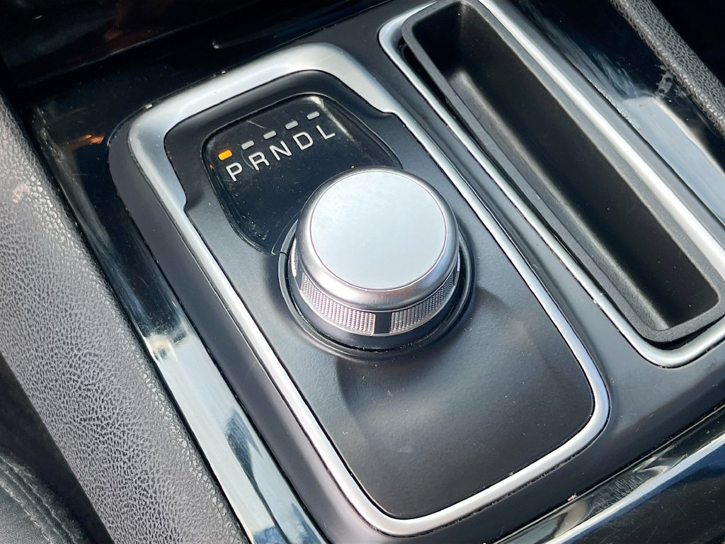 Used 2023 Chrysler 300 Touring RWD image 16
