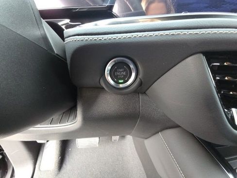 New 2026 Chevrolet Suburban Premier image 17