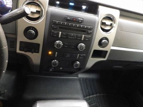 Used 2012 Ford F150 XLT image 32