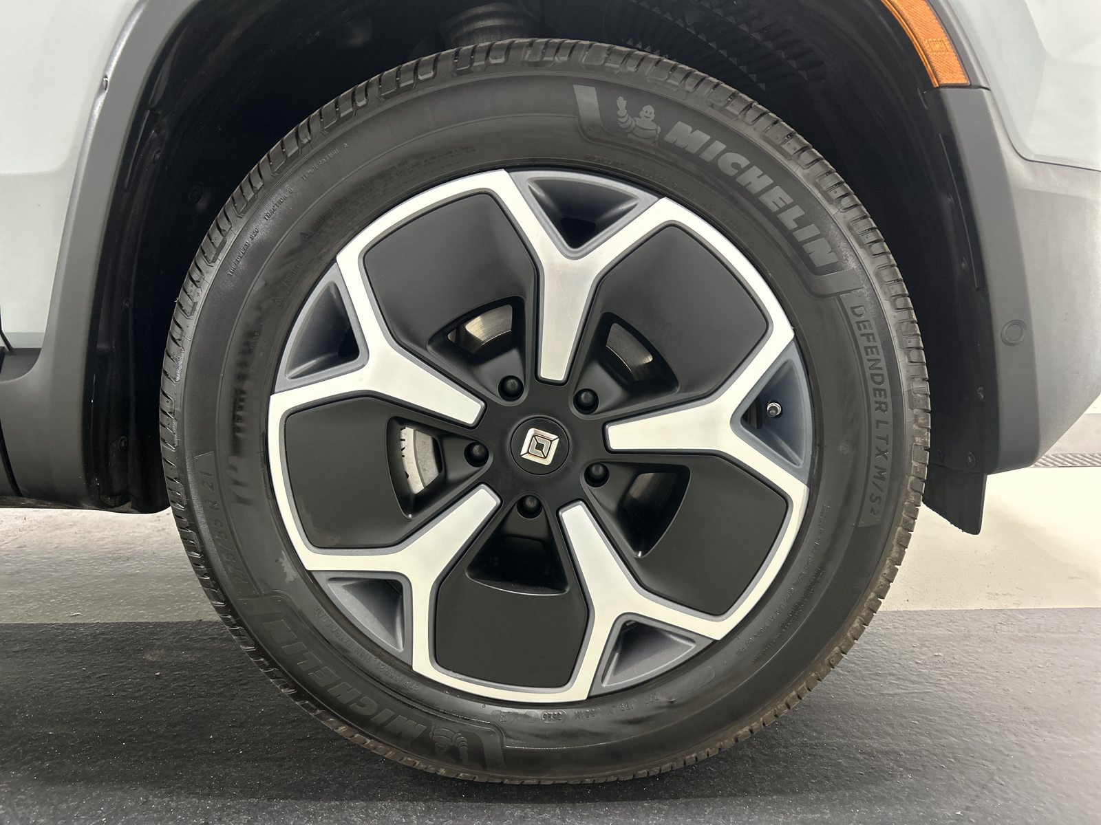 Used 2023 Rivian R1T Adventure Dual AWD/4WD image 11