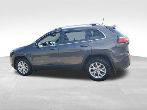 Used 2016 Jeep Cherokee Latitude w/ Comfort/Convenience Group AWD/4WD image 7
