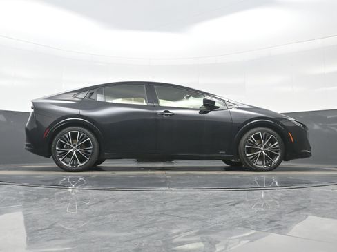 Used 2024 Toyota Prius XLE image 30