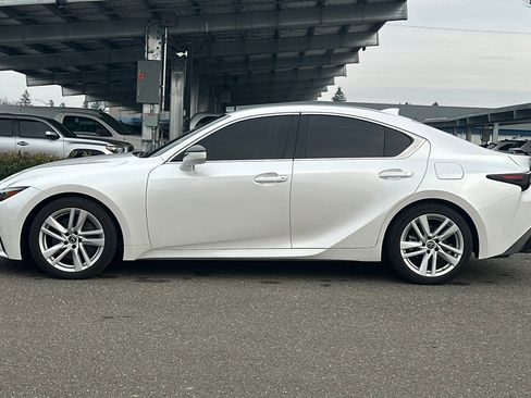 Used 2022 Lexus IS 300 image 7