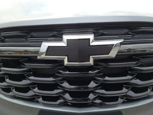 Used 2025 Chevrolet Trax RS w/ Driver Confidence Package image 29