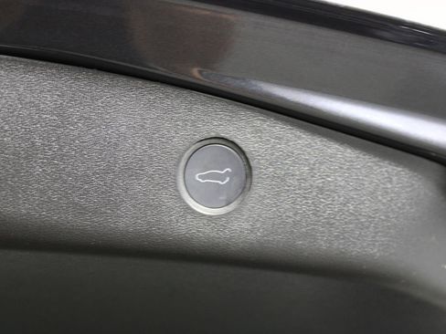 Used 2023 Tesla Model 3 Standard Range image 23