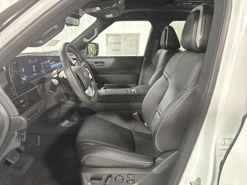 Certified 2026 INFINITI QX80 Autograph w/ Premium Cargo Package AWD/4WD image 3