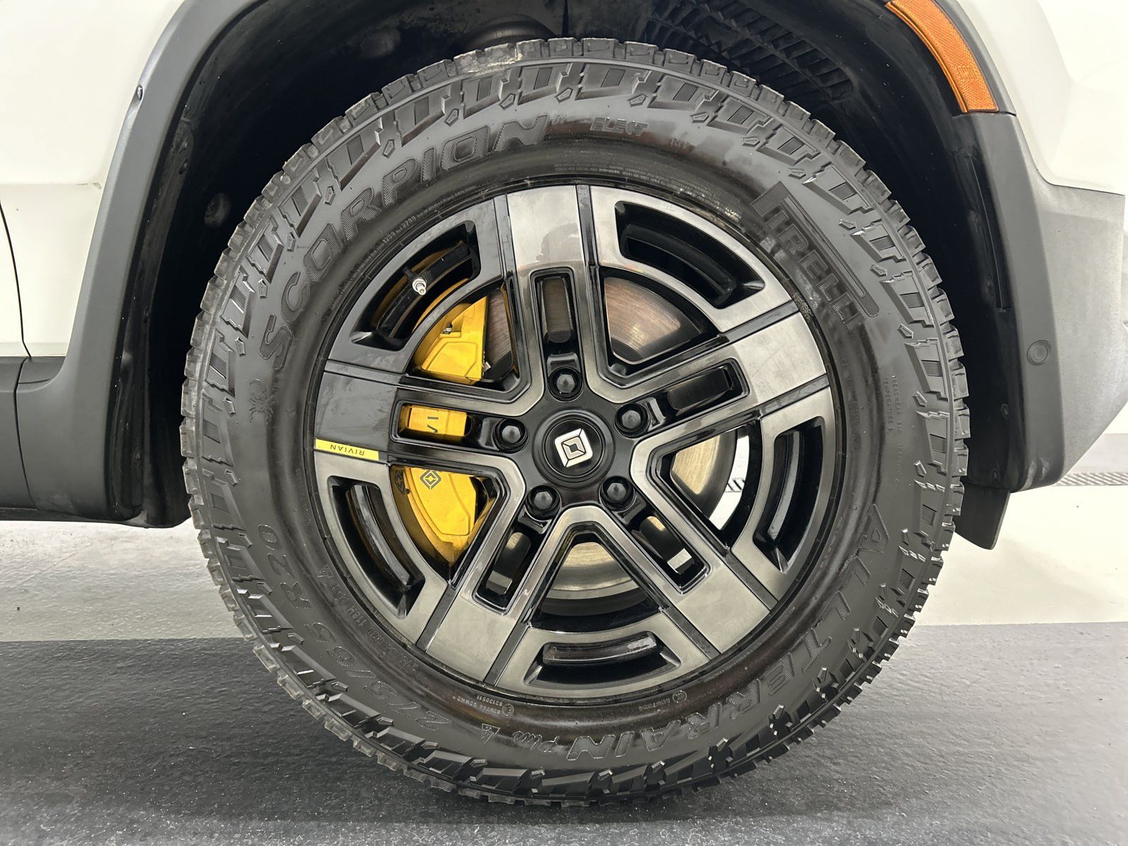 Used 2022 Rivian R1T Adventure AWD/4WD image 11