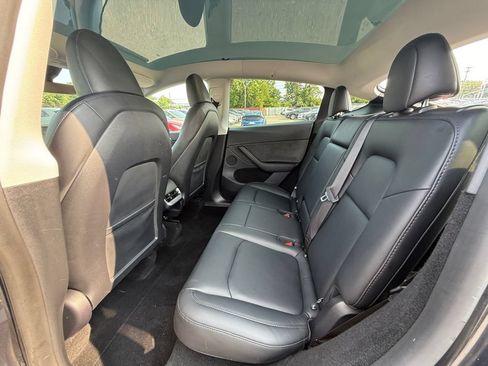 Used 2024 Tesla Model Y Long Range AWD/4WD image 21