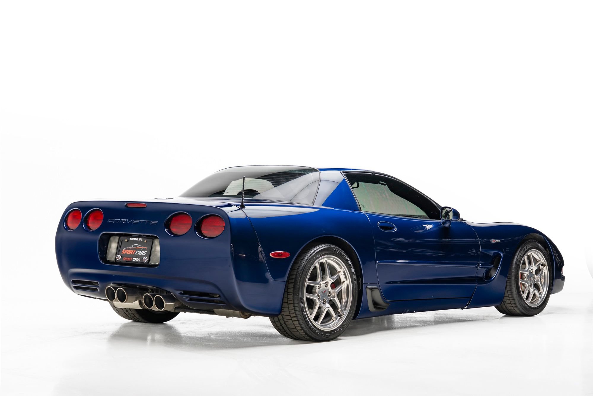 Used 2004 Chevrolet Corvette Z06 w/ Z06 Preferred Equipment Group RWD image 9