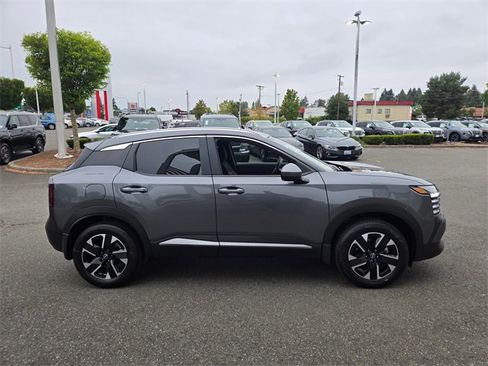 New 2025 Nissan Kicks SV w/ SV Premium Package image 4