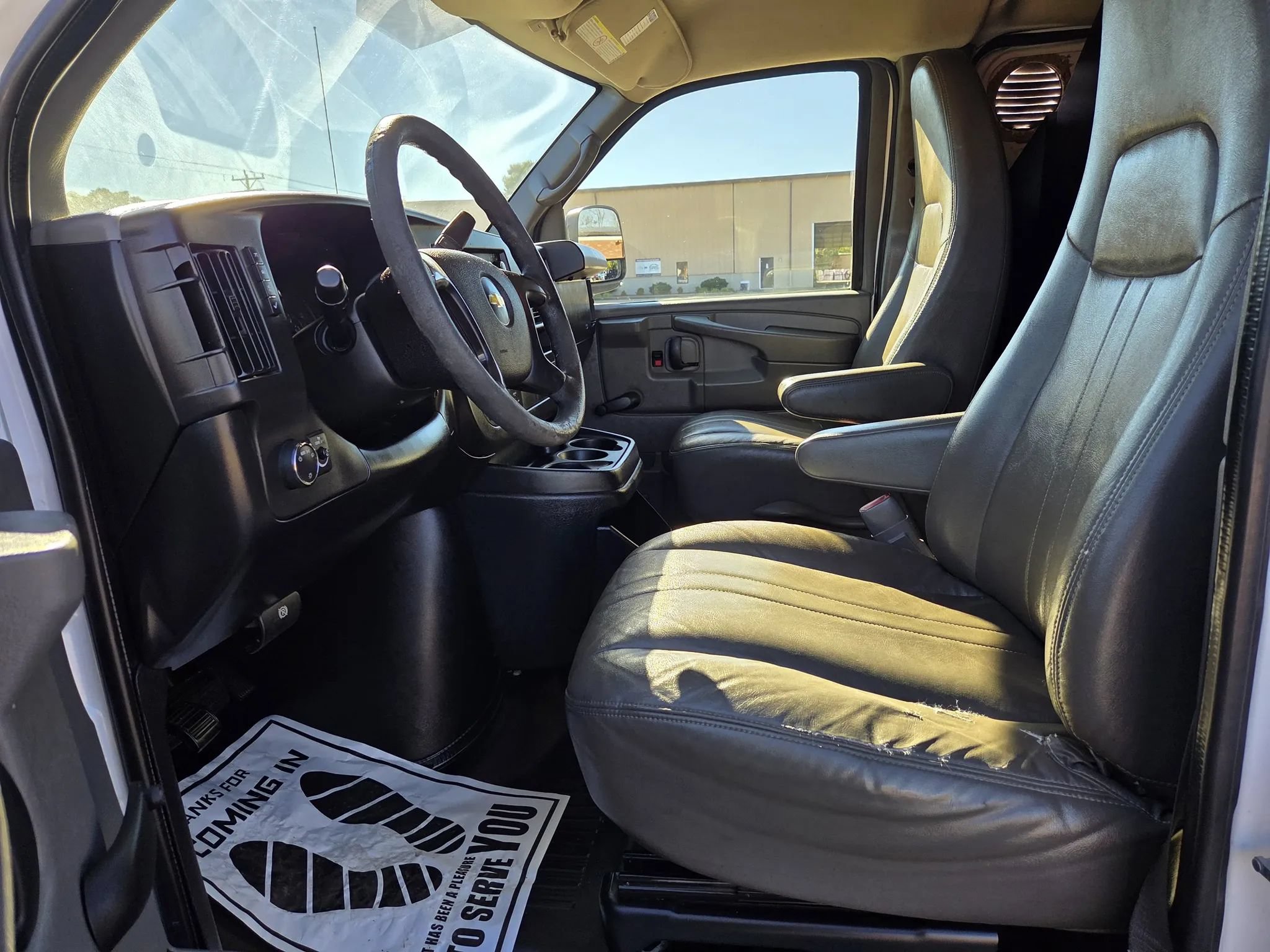 Used 2011 Chevrolet Express 2500 RWD image 11
