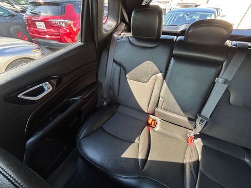 Used 2025 Jeep Compass Trailhawk image 39