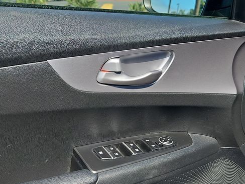 Used 2022 Kia Forte LXS image 15