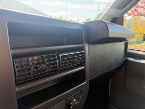 Used 2024 Chevrolet Express 2500 w/ Driver Convenience Package image 21